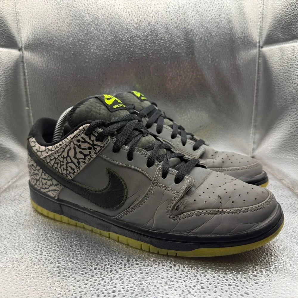 Size 8.5 Nike SB‎ Dunk Low Premium QS Silver Mens Athletic Sneakers 504750-017